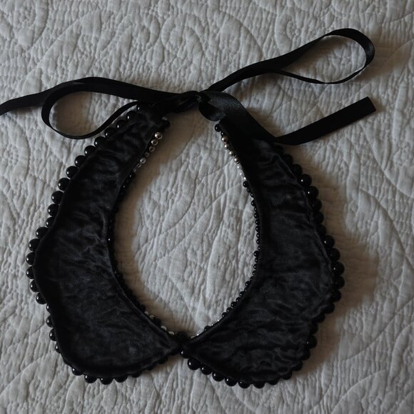 Detachable Beaded collar necklace with ribbon closure - Picture 10 of 10